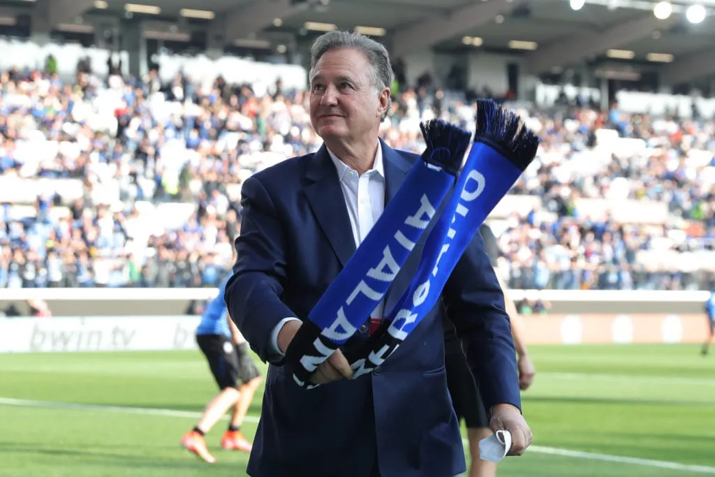 アタランタ v RB ライプツィヒ: 準々決勝第 2 戦 - UEFA ヨーロッパ リーグ' title='スティーブ・パリウカの純資産は、リヴァプールの潜在的な求婚者として言及された後に調査される