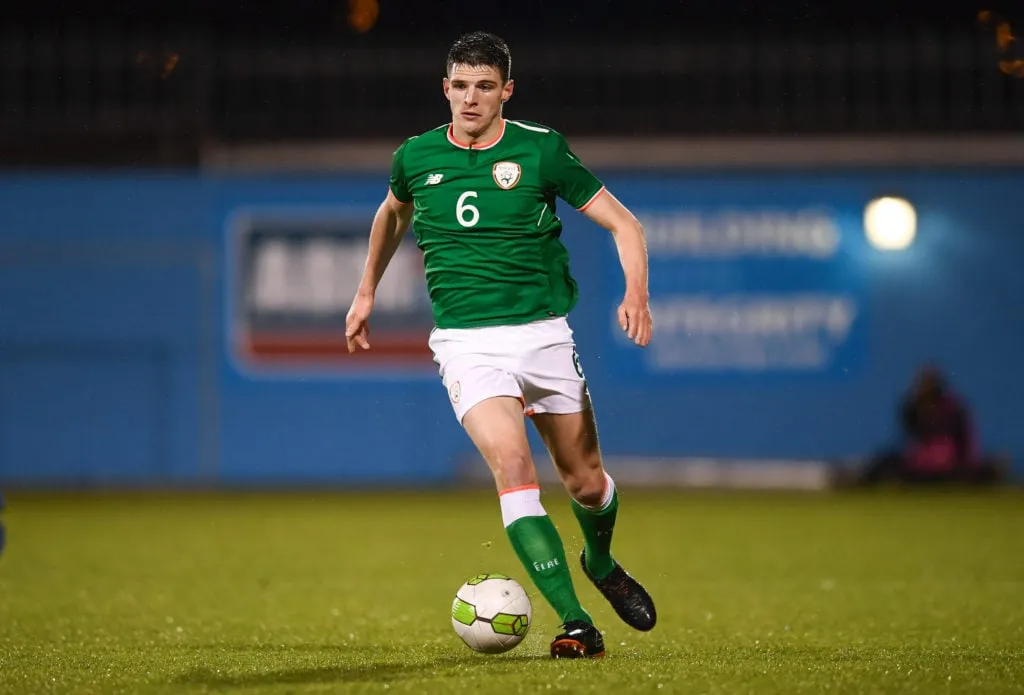 Republiek Ierland tegen Azerbeidzjan - UEFA U21 Championship Qualifier' title='Onderzoeken of Declan Rice familie is van Arsenal-legende Pat Rice