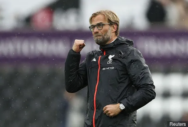 L'allenatore del Liverpool Juergen Klopp esulta dopo la partita' title='Roy Evans felice del primo anno di Jurgen Klopp al Liverpool