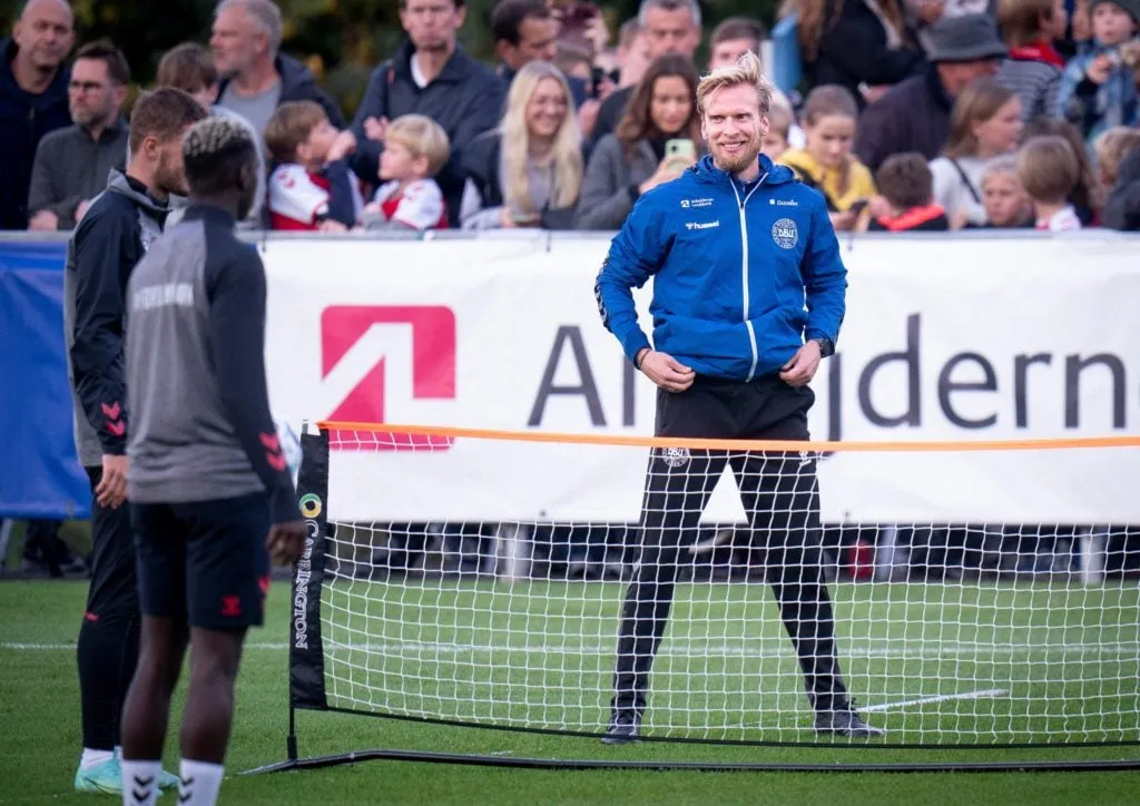 FBL-WC-2022-EUR-DEN-TRAINING' title='Mitä entinen Liverpool-pelaaja Christian Poulsen tekee nyt fanien tähtenä Euro 2024:ssä