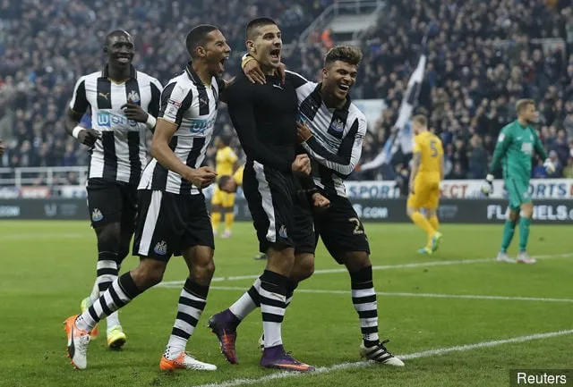 Newcastle United' title='Aleksandar Mitrovic arról beszél, hogy Newcastle-szurkolóként nő fel, és azt mondja, hogy karrierje hátralévő részét a klubnál töltheti