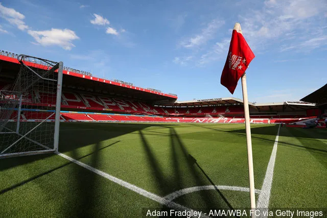 2018년 8월 7일 시티 그라운드에서 열린 노팅엄 포레스트 대 웨스트 브롬위치 앨비언 간의 스카이 베트 챔피언십 경기 중 노팅엄 포레스트의 시티 그라운드 홈 경기장의 일반적인 모습...' title='노팅엄 포레스트 팬들의 새로운 원정 유니폼 공개에 대한 반응