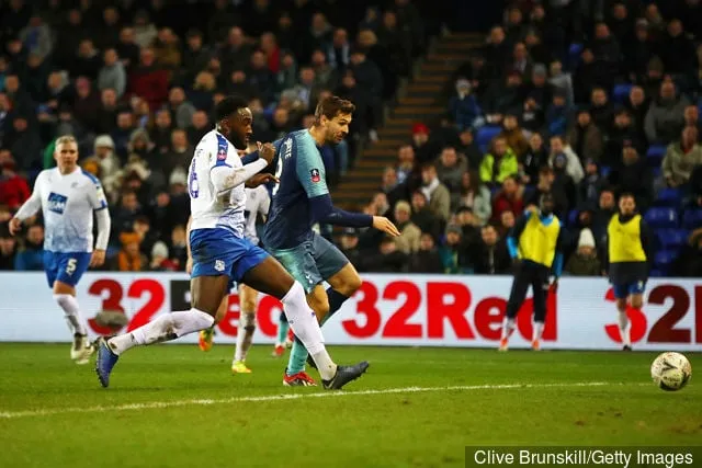 토트넘 홋스퍼의 페르난도 요렌테가 팀 득점에 성공했습니다.' title='페르난도 요렌테가 토트넘 홋스퍼에게 기분 좋은 문제를 안겨주었습니다.