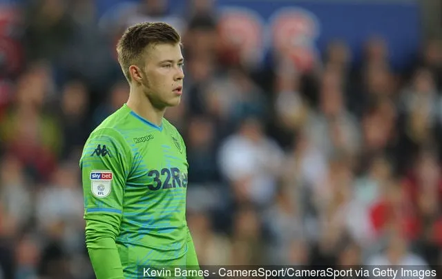 Leeds United' title='Bailey Peacock-Farrell postar ett Twittermeddelande som några Leeds-fans svarar