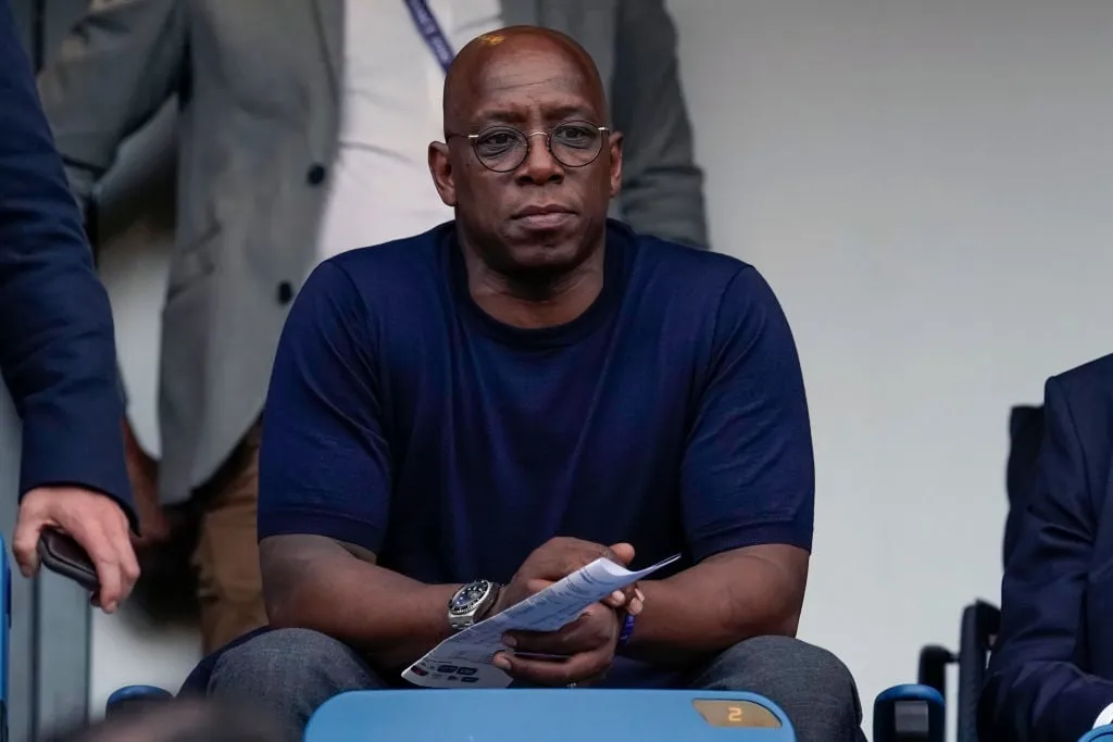 Ian Wright tidligere Arsenal-spiller' title=''Hvis det var opp til meg': Thierry Henry sier at 57-åringen burde ha en statue på Emirates