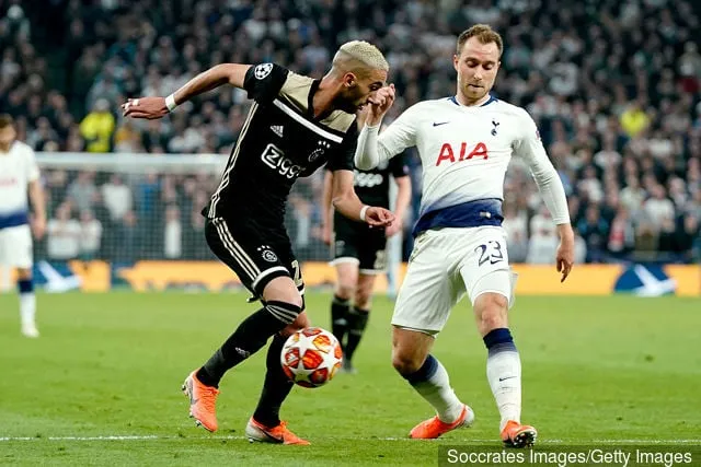 (L-R) Hakim Ziyech, Ajax Christian Eriksen, Tottenham Hotspur UEFA:n Mestarien liigan ottelussa Tottenham Hotspur – Ajax Tottenham Hotspur Stadiumilla 30. huhtikuuta...' title='West Ham Unitedin fanit reagoivat Twitterissä Hakim Ziyechin juhliin Tottenham Hotspuria vastaan