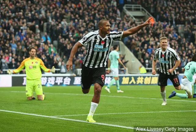 Salomon Rondon del Newcastle United festeggia dopo aver segnato la sua squadra' title='Salomon Rondon reagisce su Twitter alla vittoria del Newcastle sul Bournemouth