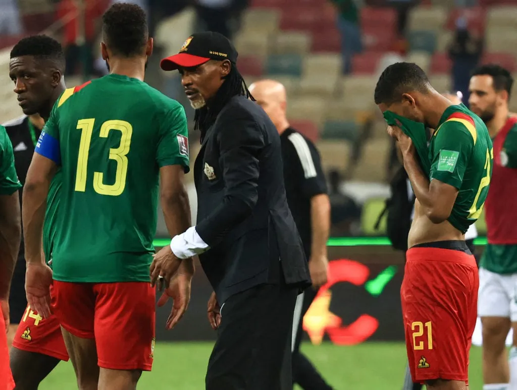 FLB-WC-2022-QUALIFIER-ALG-CAM' title='Camerouns VM-chef Rigobert Song spillede i Liverpool West Ham