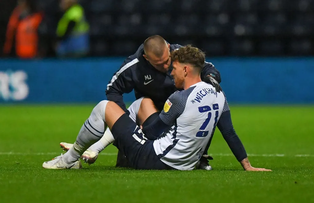 크리스탈 팰리스 위컴' title=''정말 믿을 수 없다': 어젯밤 7분 순간에 일부 크리스탈팰리스 팬들 반응