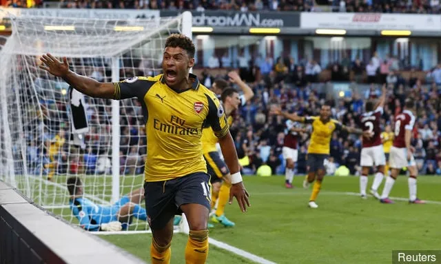 Arsenal' title='Rapport: Liverpool vurderes nu som sandsynligt at købe Arsenals Oxlade-Chamberlain