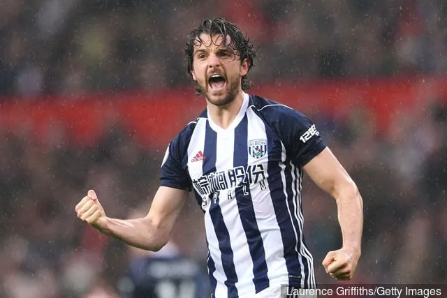 Jay Rodriguez del West Bromwich Albion festeggia dopo aver segnato il primo gol della sua squadra durante la partita della Premier League tra Manchester United e West Bromwich Albion all'Old Trafford il...' title='I fan del West Bromwich Albion reagiscono su Twitter alla partenza di Jay Rodriguez