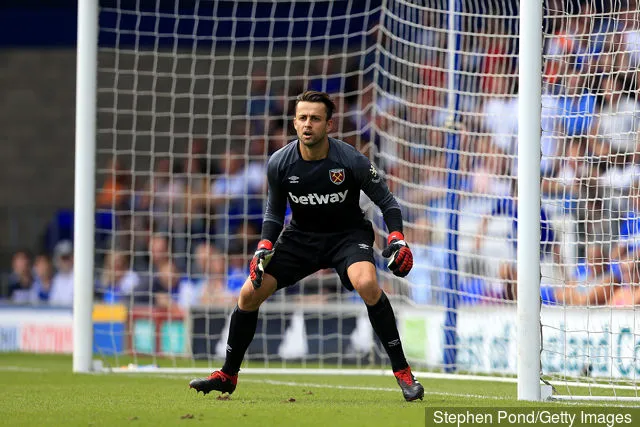 Lukasz Fabianski West Ham Unitedista Ipswich Townin ja West Ham Unitedin välisessä ystävyysottelussa Portman Roadilla 28. heinäkuuta 2018 Ipswich Englannissa.' title='West Ham Unitedin maalivahti Lukasz Fabianski kertoo loukkaantumisestaan