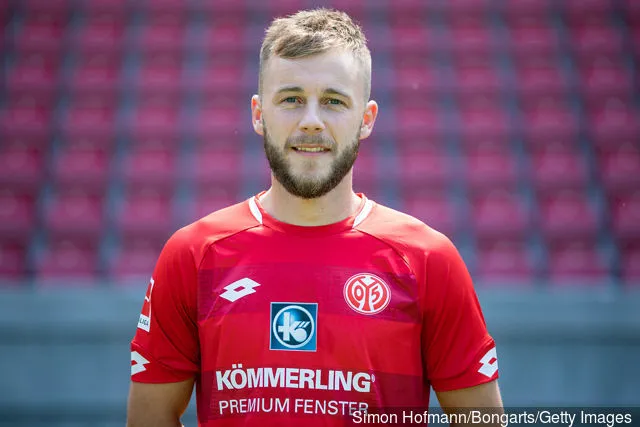 Alexandru Maxim 1. FSV Mainz 05 poseerasi tiimiesittelyssä Opel Arenalla 24. heinäkuuta 2018 Mainzissa Saksassa.' title='Leedsin on todella harkittava Stuttgartin Alexandru Maximia uudelleen