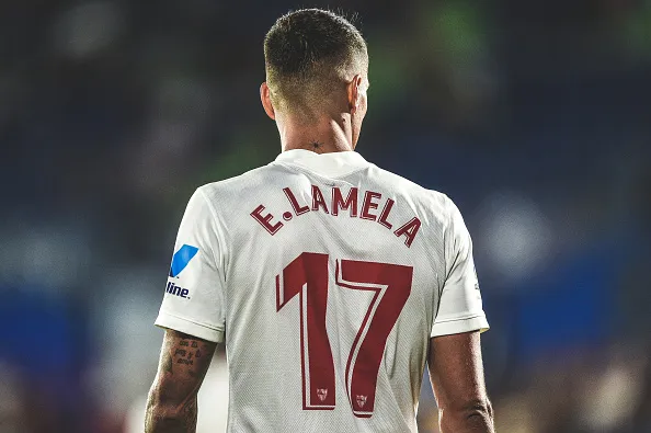 tottenham lamela' title=''Aldrig på sju år sett honom göra det': Vissa Spurs-fans reagerar på 'förbannade' Lamela-bilder