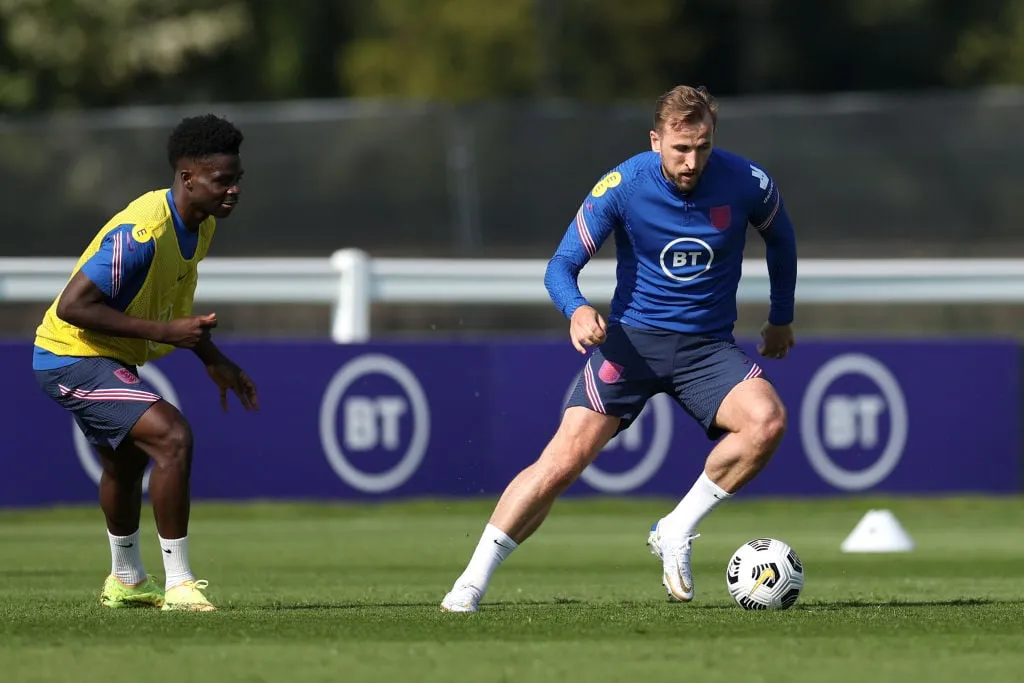 англія' title='«Безумоўна, усё яшчэ гоншчык»: некаторыя заўзятары Арсенала абмяркоўваюць 10-секундны кліп Кейна і Сакі