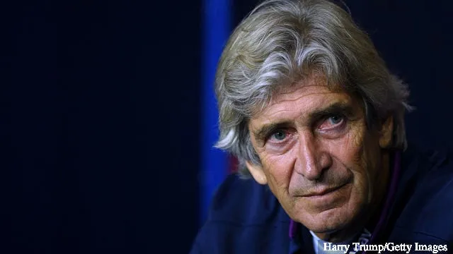 웨스트햄 감독 마누엘 페예그리니가 2019년 9월 25일 옥스퍼드 잉글랜드의 카삼 스타디움에서 열린 옥스포드 유나이티드와 웨스트 햄 유나이티드 간의 카라바오컵 3라운드 경기 동안 지켜보고 있습니다.' title='글렌 존슨, 웨스트햄의 EFL 컵 굴욕에 반응