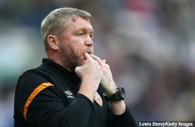 Grant McCann Manager for Hull City gir laget sitt instruksjoner under Carabao Cup andre runde-kampen mellom Preston North End og Hull City på Deepdale 27. august 2019 i...' title='West Ham Uniteds Jarrod Bowen-avtale kan forlate Hull City i et rot