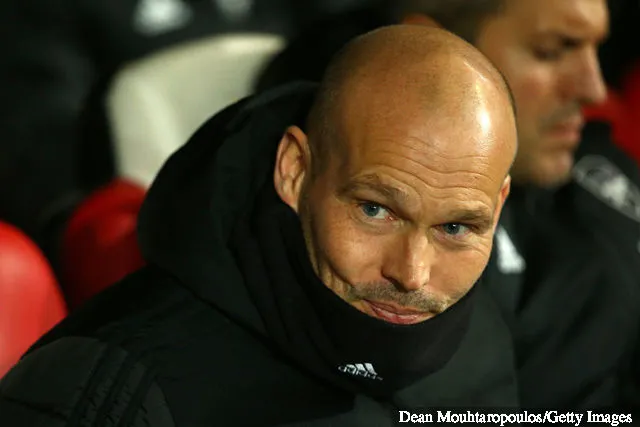 Interimsmanager von Arsenal Freddie Ljungberg schaut vor dem UEFA Europa League-Spiel der Gruppe F zwischen Standard Liege und Arsenal FC im Stade Maurice Dufrasne am 12. Dezember 2019 in... zu.' title='Freddie Ljungberg teilt mit, was er den Spielern von Arsenal nach der Standard-Auslosung gesagt hat