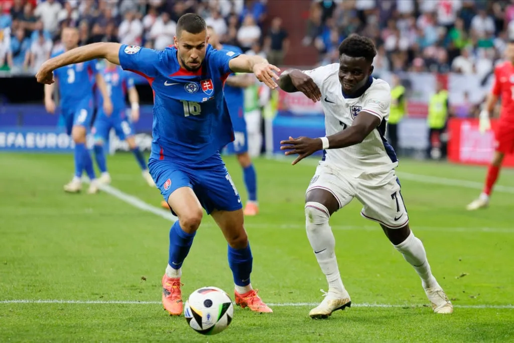 England mot Slovakia: 16-delsfinale - UEFA EURO 2024' title='Arsenal fortalte hvordan Bukayo Saka følte om å spille venstreback for England