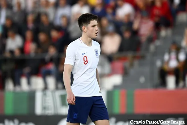 George Hirst de Inglaterra durante el partido amistoso entre Portugal U20 e Inglaterra U20 en el Estadio Municipal el 25 de abril el 26 de marzo de 2019 en Peñafiel, Portugal.' title='Los fanáticos del Leicester City reaccionan en Twitter a la exhibición de George Hirst contra el Derby County U23