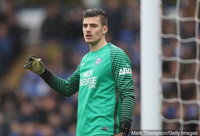 Jonathan Bond van Peterborough United in actie tijdens de vierde ronde van de Emirates FA Cup in het ABAX Stadium op 27 januari 2018 in Peterborough, Engeland.' title='Ex-Leeds United-doelman Nigel Martyn zou bereid zijn de Whites-keeperscrisis op te lossen als zijn lichaam er niet was geweest