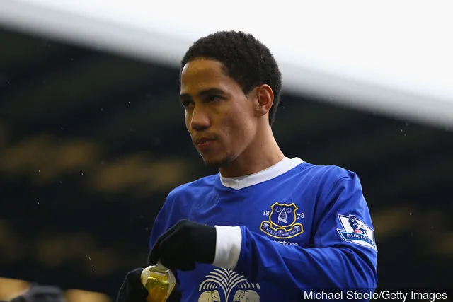 Steven Pienaar från Everton under FA-cupens sjätte omgångsmatch mellan Everton och Wigan Athletic på Goodison Park den 9 mars 2013 i Liverpool England.' title='Everton skickar meddelande till Steven Pienaar efter tillkännagivandet; supportrar reagerar