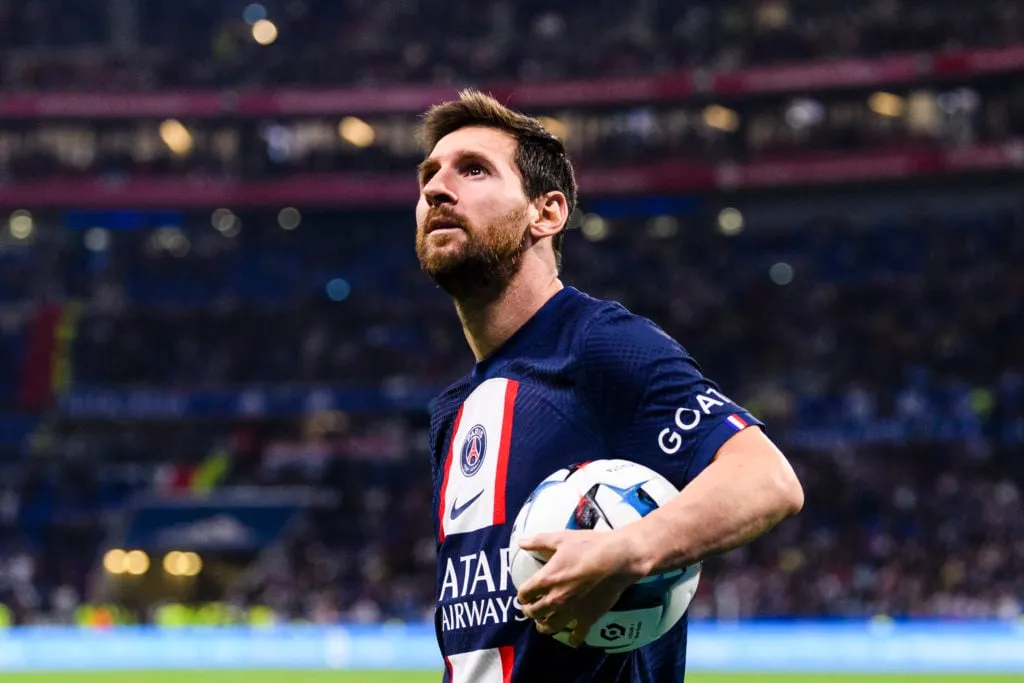 올랭피크 리옹 vs 파리 생제르맹 - 리그 1 Uber Eats' title='메시는 몇 골을 넣었나요? 2004~2022년 목표 분석