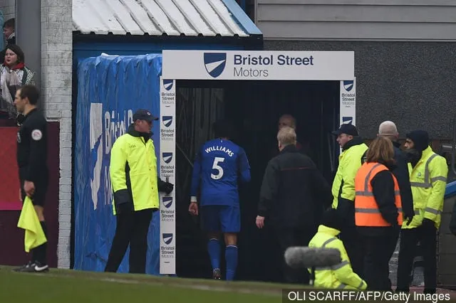 Everton' title='Les fans d'Everton réagissent alors que Ramiro Funes Mori joue 90 minutes complètes pour les moins de 23 ans de David Unsworth