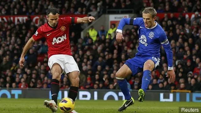 Phil Neville' title='Phil Neville dice que no fue aceptado por la afición del Everton hasta ese momento ante el Manchester United