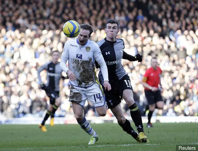 ギャレス・ベイル - トッテナム・ホットスパー対エイダン・ホワイト - リーズ・ユナイテッド' title='写真:エイダン・ホワイトの25歳の誕生日を祝う元スター選手の写真で見るリーズでのキャリア