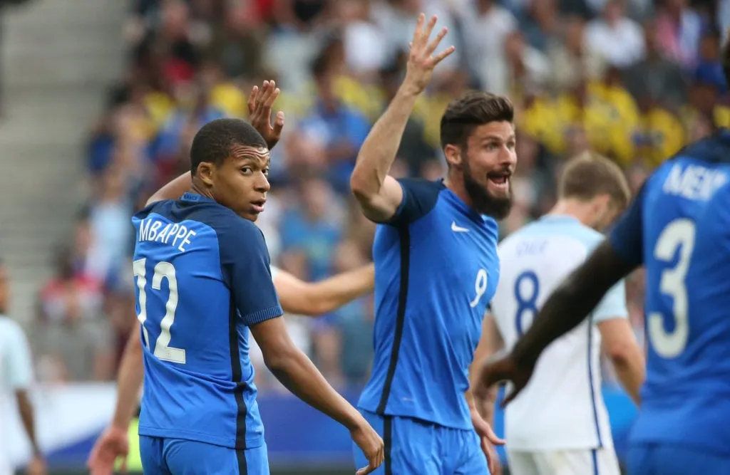 Som startede sidste Frankrig XI med at slå England' title='Hvem startede sidste Frankrig XI med at slå England? Mbappe sluttede sig til Arsenal-helten