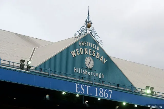 シェフィールド・ウェンズデイの全景' title='シェフィールド・ウェンズデイの監督カルロス・カルバルハル、ゴールキーパーが新契約にサインしたケイレン・ウェストウッドを称賛