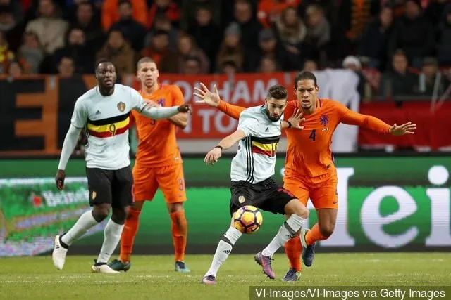 (L-R) Romelu Lukaku del Belgio Jeffrey Bruma dell'Olanda Yannick Carrasco del Belgio Virgil van Dijk dell'Olanda durante la partita amichevole tra Paesi Bassi e Belgio all'Amsterdam...' title='La stella legata al Celtic Bruma ha trascorso la sua carriera preferito a Van Dijk da 75 milioni di sterline... fino ad ora