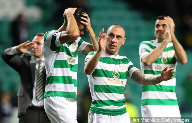 Celticin Scott Brown juhlii täysipäiväisesti UEFA:n Mestarien liigan karsintakierrosten ensimmäisen osaottelun Celtic FC:n ja FK Astanan välillä Celtic Parkissa 16. elokuuta 2017...' title='Arthur Numan kehuu Celticin keskikenttäpelaajaa Scott Brownia