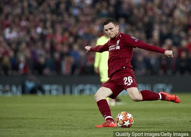 Andy Robertson del Liverpool FC ha tirato in porta durante la partita di ritorno della semifinale di UEFA Champions League tra Liverpool e Barcellona ad Anfield il 7 maggio 2019 a Liverpool, in Inghilterra.' title='I tifosi del Liverpool reagiscono all'emozionante cortometraggio della finale di Champions League