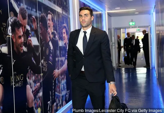 2018年10月6日、イギリス・レスターのキングパワー・スタジアムで行われるプレミアリーグのレスター・シティ対エバートンFC戦に先立ち、レスター・シティのビセンテ・イボラが到着。' title='レポート:レスターのフリンジプレーヤー、ビセンテ・イボラがレバンテ復帰を目指す