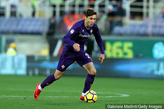 Federico Chiesa från ACF Fiorentina i aktion under Serie A-matchen mellan ACF Fiorentina och Genoa CFC på Stadio Artemio Franchi den 17 december 2017 i Florens Italien.' title='Rapport: Liverpool är på kortlistan Federico Chiesa men möter hård konkurrens från tre klubbar