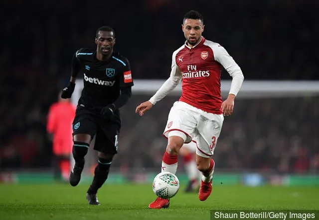 19일(현지시간) 에미레이츠 스타디움에서 열린 아스널과 웨스트햄 유나이티드의 카라바오컵 8강전에서 아스날의 프란시스 코클린이 웨스트햄 유나이티드의 페드로 오비앙에게 쫓기고 있다.' title='보고서: 삼프도리아는 웨스트햄의 페드로 오비앙 영입에 가까워졌습니다.