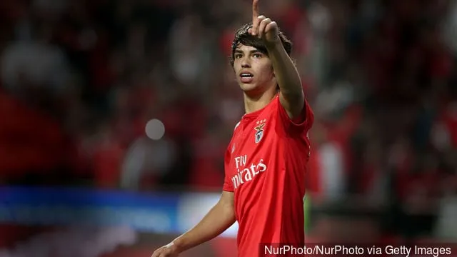 Selon la presse portugaise et espagnole, l'Atletico Madrid a anticipé toute la compétition et versera 120 millions à Benfica pour accueillir l'attaquant portugais Joao Felix...' title='Rapport: West Ham a eu des pourparlers pour signer le prodige de Barcelone Ansu Fati