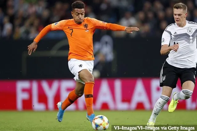(왼쪽부터) 19일 폴크스파크 경기장에서 열린 UEFA 유로 2020 예선 조별예선 C조 독일과 네덜란드의 경기에서 네덜란드의 도니엘 말렌(네덜란드) 마티아스 긴터.' title='보고서: 아스날은 PSV에서 도넬 말렌을 재영입하고 싶어합니다.