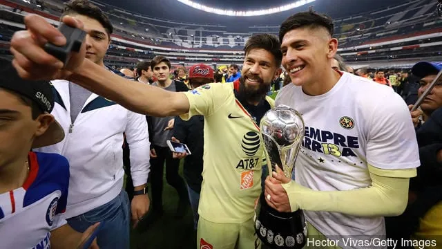 Oribe Peralta' title='Club America-direktør diskuterer det rapporterede Wolves-mål Edson Alvarez