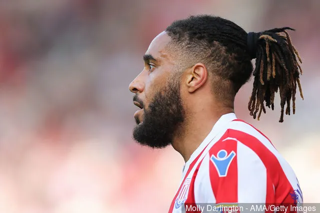 Ashley Williams från Stoke City under Sky Bet Championship-matchen mellan Stoke City och Norwich City på Bet365 Stadium den 22 april 2019 i Stoke on Trent England.' title='Rapport: Everton och Watford är intresserade av AC Milans Cristian Zapata