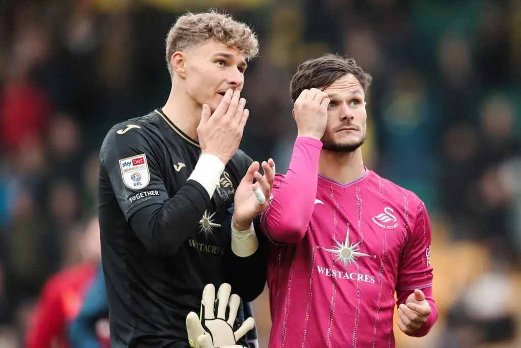 노리치 시티 vs 스완지 시티 - 스카이 베트 챔피언십' title='입스위치 타운은 이번 주 '톱' 골키퍼 영입에 대한 거래를 성사시킬 자신이 있습니다.