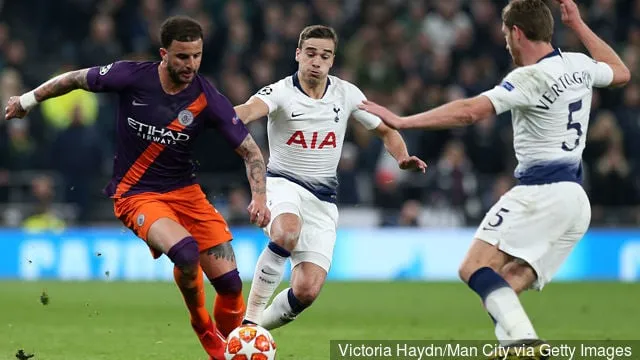 マンチェスター・シティのカイル・ウォーカーは、UEFAチャンピオンズリーグ準々決勝ファーストレグの試合で、トッテナム・ホットスパーのヤン・フェルトンゲンとトッテナム・ホットスパーのハリー・ウィンクスの挑戦を受ける。' title='レポート:マンチェスター・シティがユベントスのジョアン・カンセロ獲得に5300万ポンドで入札