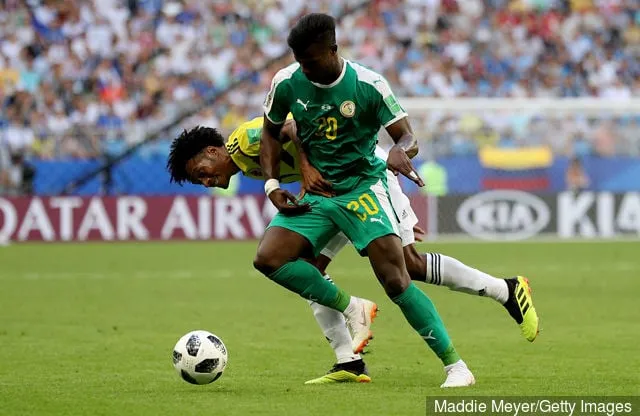 Keita Balde aus Senegal wird von Juan Cuadrado aus Kolumbien während des Gruppen-H-Spiels der FIFA Fußball-Weltmeisterschaft Russland 2018 zwischen Senegal und Kolumbien in der Samara Arena am 28. Juni 2018 herausgefordert...' title='Bericht: Interesse der Wölfe an senegalesischem Stürmer Keita Balde Diao