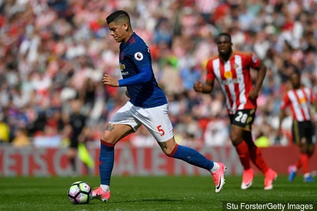 Marcos Rojo in azione durante la partita della Premier League tra Sunderland e Manchester United allo Stadium of Light il 9 aprile 2017 a Sunderland, Inghilterra.' title='Acquistare Marcos Rojo del Manchester United sarebbe un rischio inutile per l’Everton