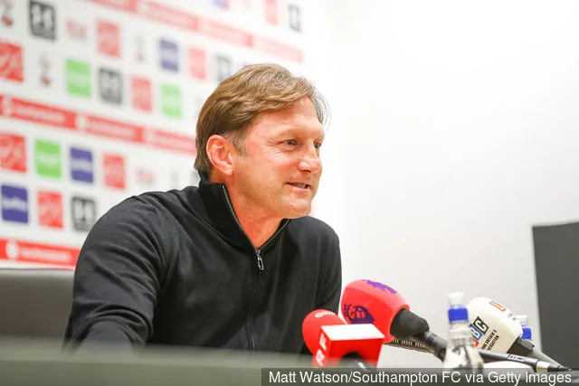 Ralph Hasenhüttl, nouveau manager du Southampton FC, lors de sa première conférence de presse au campus Staplewood le 6 2018 décembre à Southampton en Angleterre.' title='Ralph Hassenhüttl admet que l'as de Southampton, Charlie Austin, pourrait être vendu cette semaine