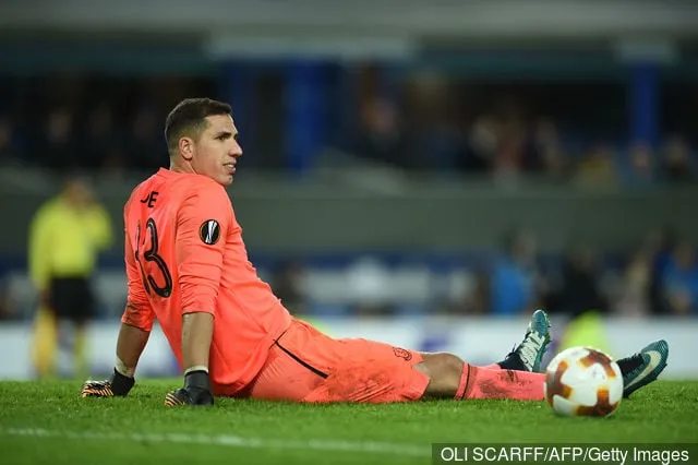 Эвертан' title='Некаторыя заўзятары 'Эвертана' рэагуюць на твіт Джоэла Роблса