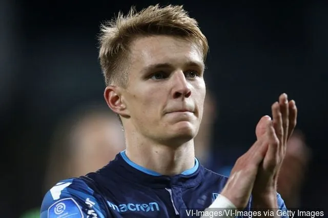 Martin Odegaard of Vitesse during the Dutch Eredivisie play off final first leg match between FC Utrecht and Vitesse Arnhem at the Galgenwaard Stadium on May 24 2019 in Utrecht The...' title='De timing is perfect voor Tottenham om Real Madrid-topman Martin Odegaard te contracteren