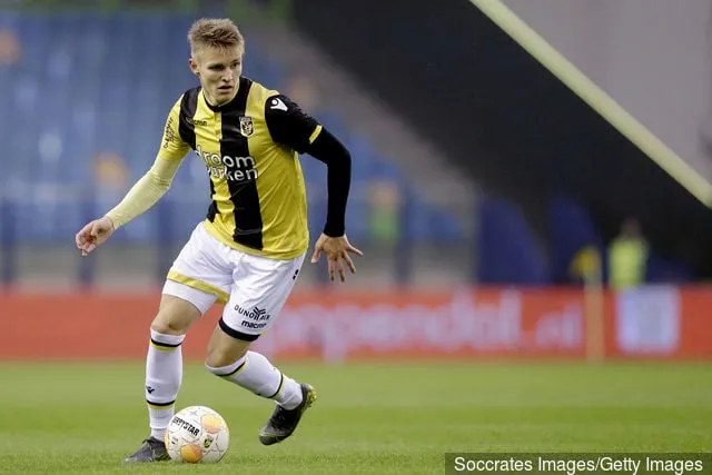 Martin Odegaard of Vitesse during the Dutch Eredivisie match between Vitesse v FC Groningen at the GelreDome on May 21 2019 in Arnhem Netherlands' title='De timing is perfect voor Tottenham om Real Madrid-topman Martin Odegaard te contracteren